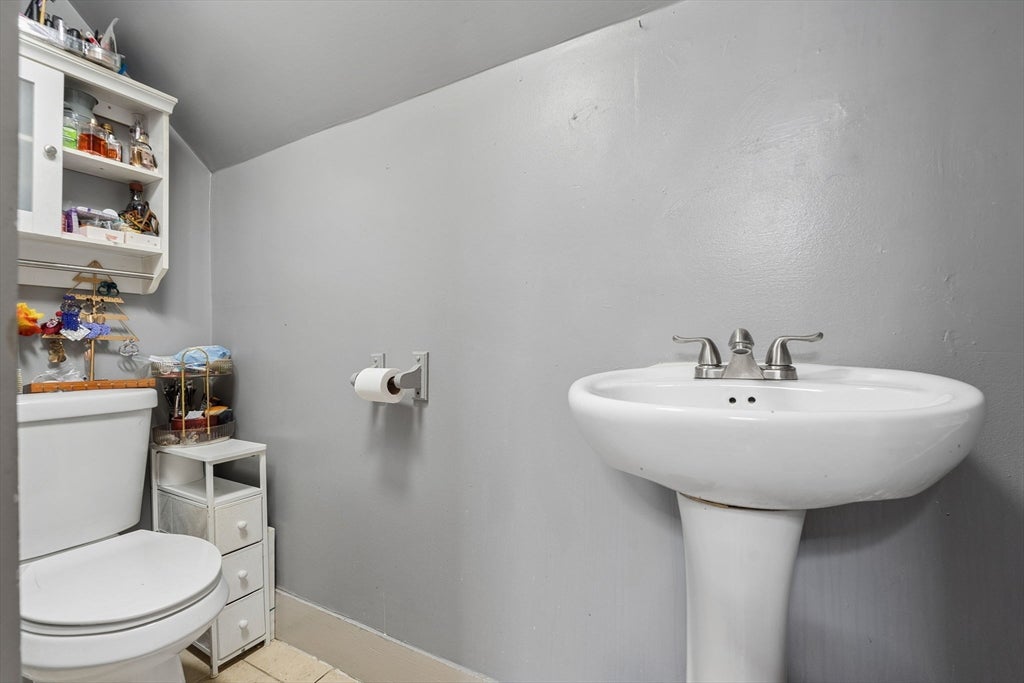 323 Rollstone St, Fitchburg, MA, 323 Rollstone St, Fitchburg, MA Photo #27