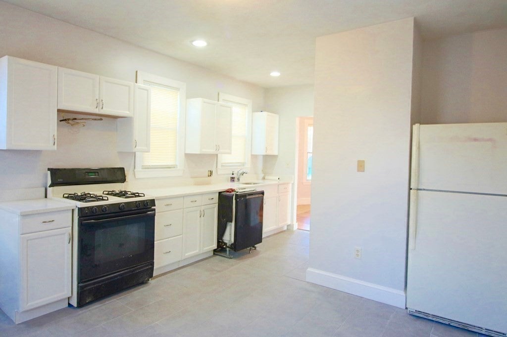 420 Essex St #2, Salem, MA, 420 Essex St #2, Salem, MA Photo #4