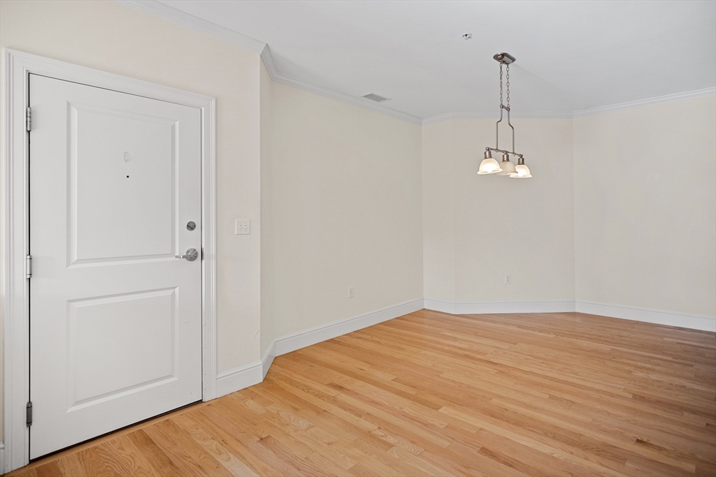 112 Johnson Woods Dr 102