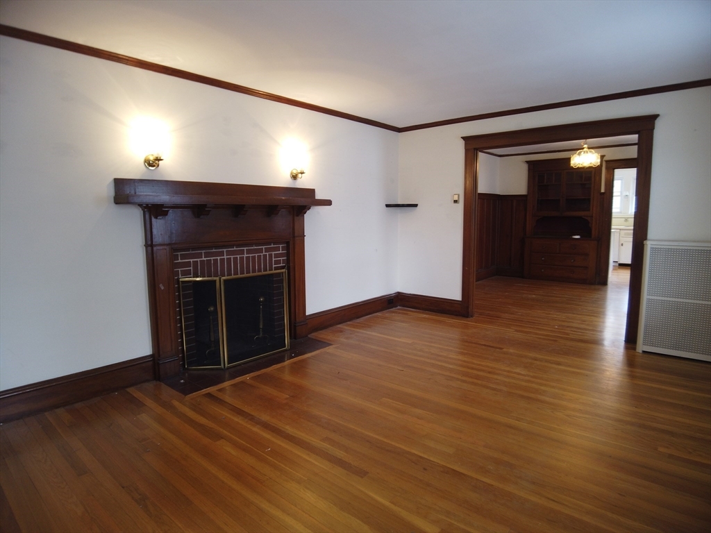 Belmont, Massachusetts 02478, United States, 2 Bedrooms Bedrooms, ,1 BathroomBathrooms,Residential,Pending,159464