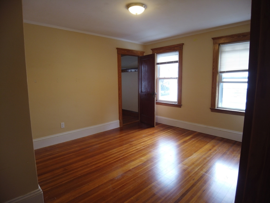 Belmont, Massachusetts 02478, United States, 2 Bedrooms Bedrooms, ,1 BathroomBathrooms,Residential,Pending,159464