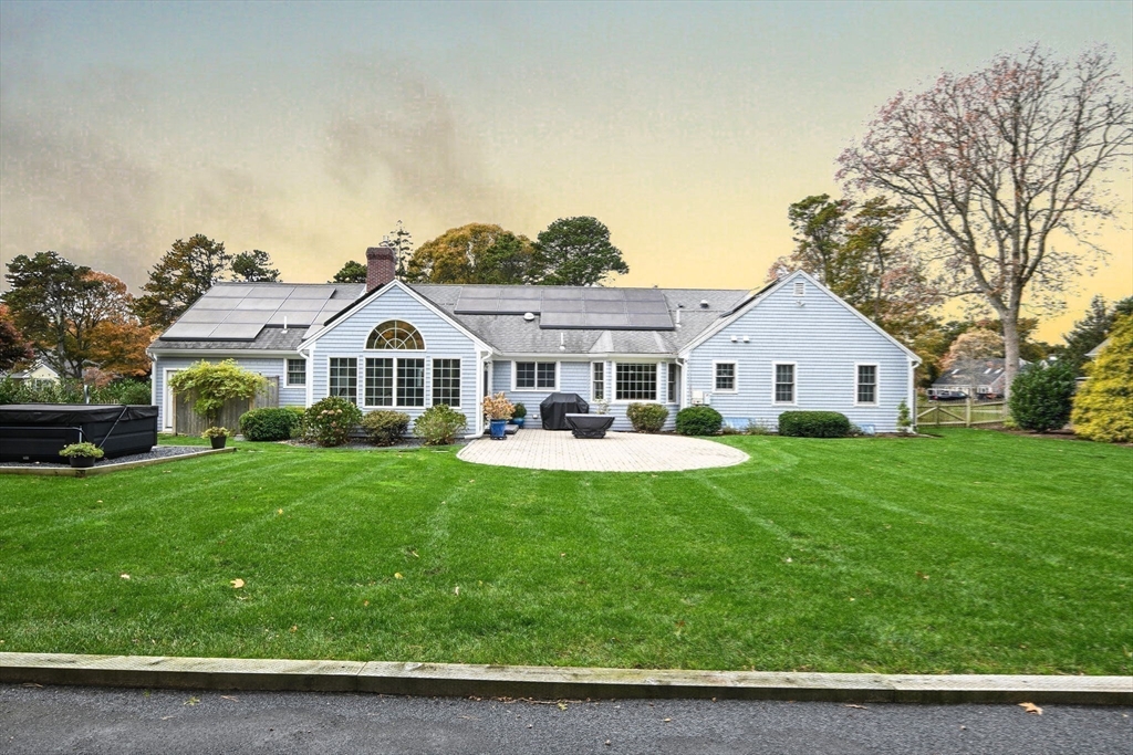 Dennis, Massachusetts 02641, United States, 3 Bedrooms Bedrooms, ,3 BathroomsBathrooms,Residential,Pending,241289