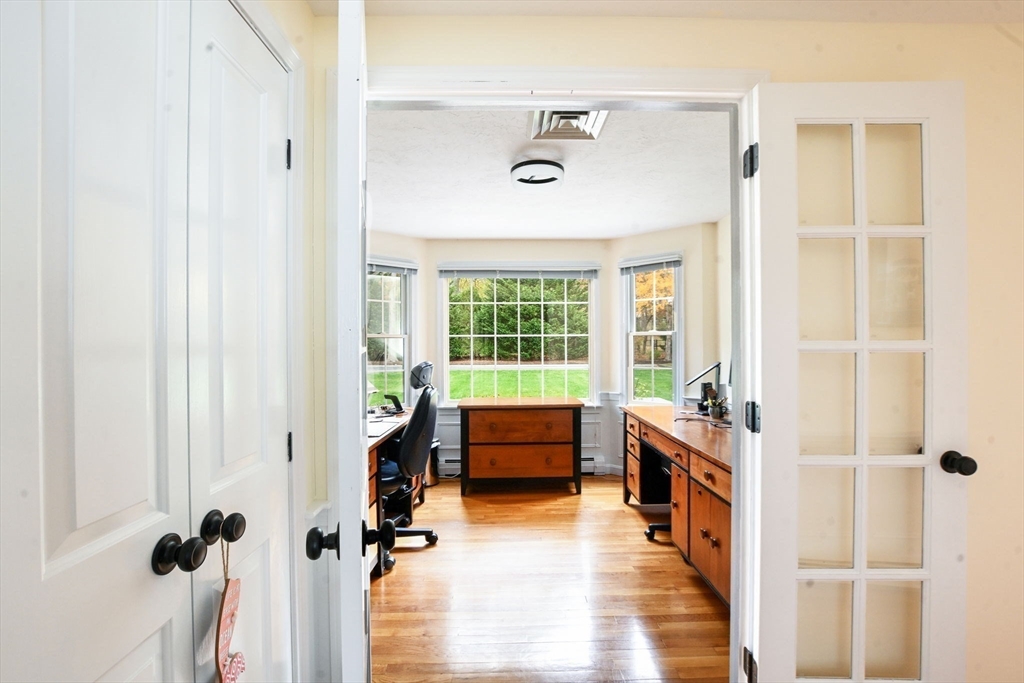 Dennis, Massachusetts 02641, United States, 3 Bedrooms Bedrooms, ,3 BathroomsBathrooms,Residential,Pending,241289