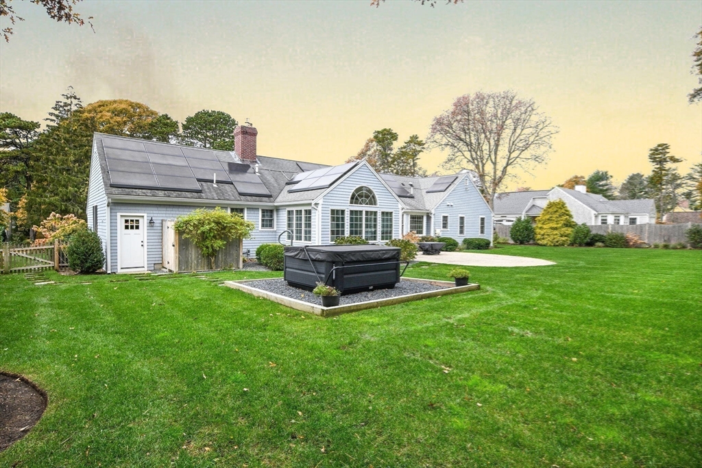 Dennis, Massachusetts 02641, United States, 3 Bedrooms Bedrooms, ,3 BathroomsBathrooms,Residential,Pending,241289