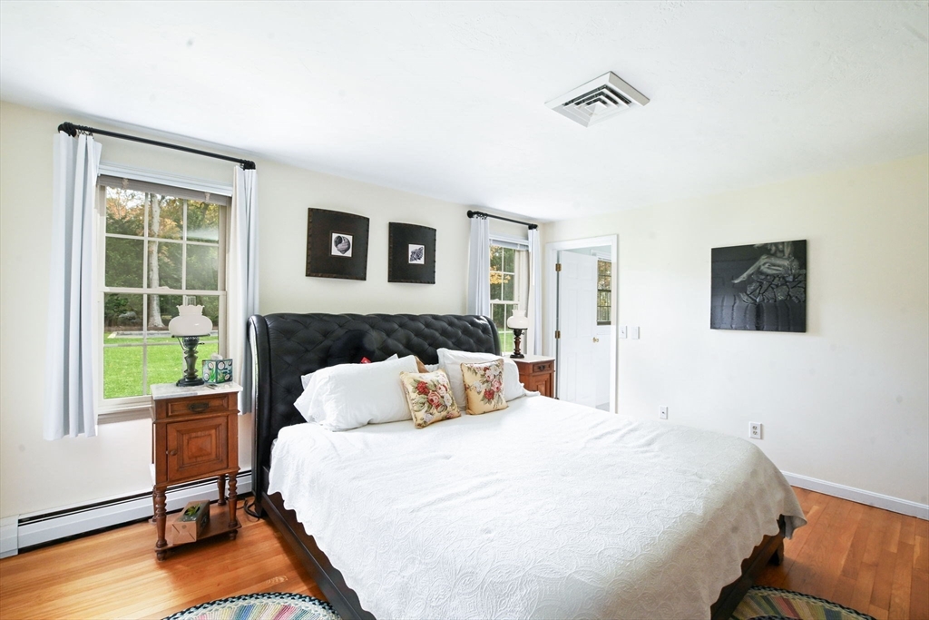 Dennis, Massachusetts 02641, United States, 3 Bedrooms Bedrooms, ,3 BathroomsBathrooms,Residential,Pending,241289