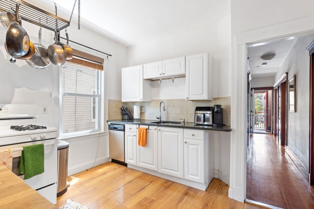 17 Germania St 1