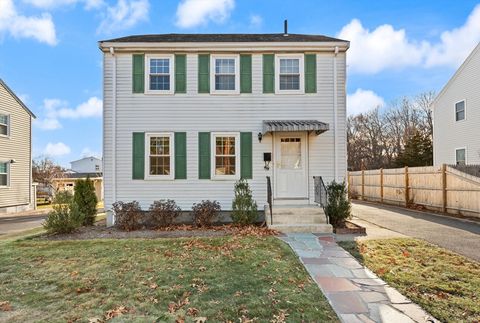 83 Dean St Norwood MA 02062