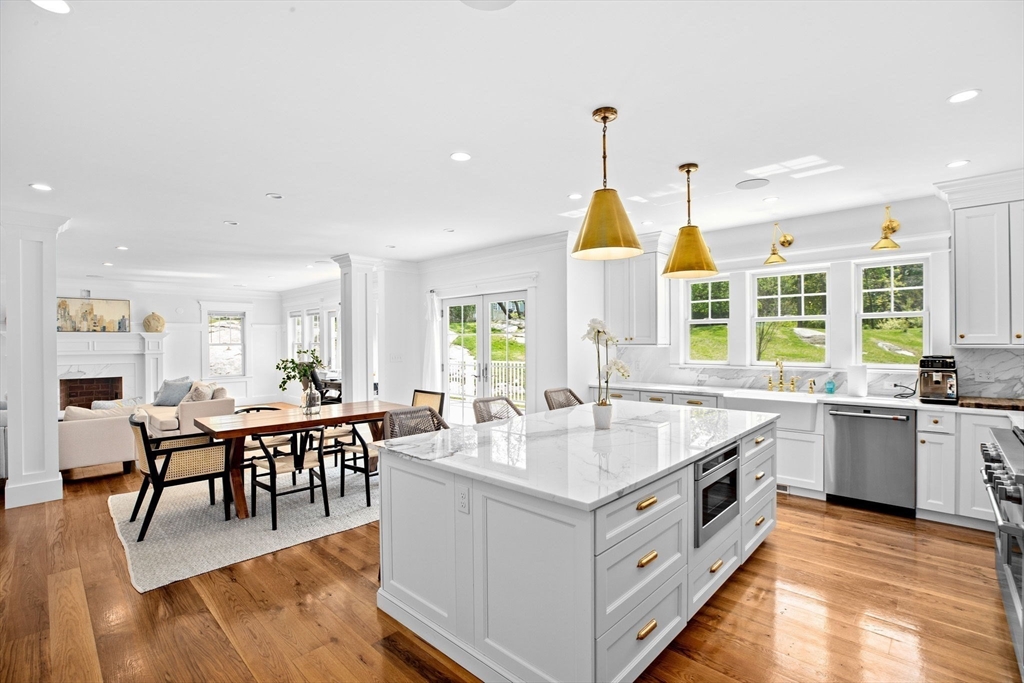 10 Ocean Ledge Dr