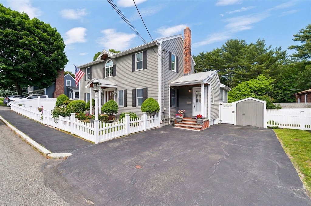 42 Woodland Rd