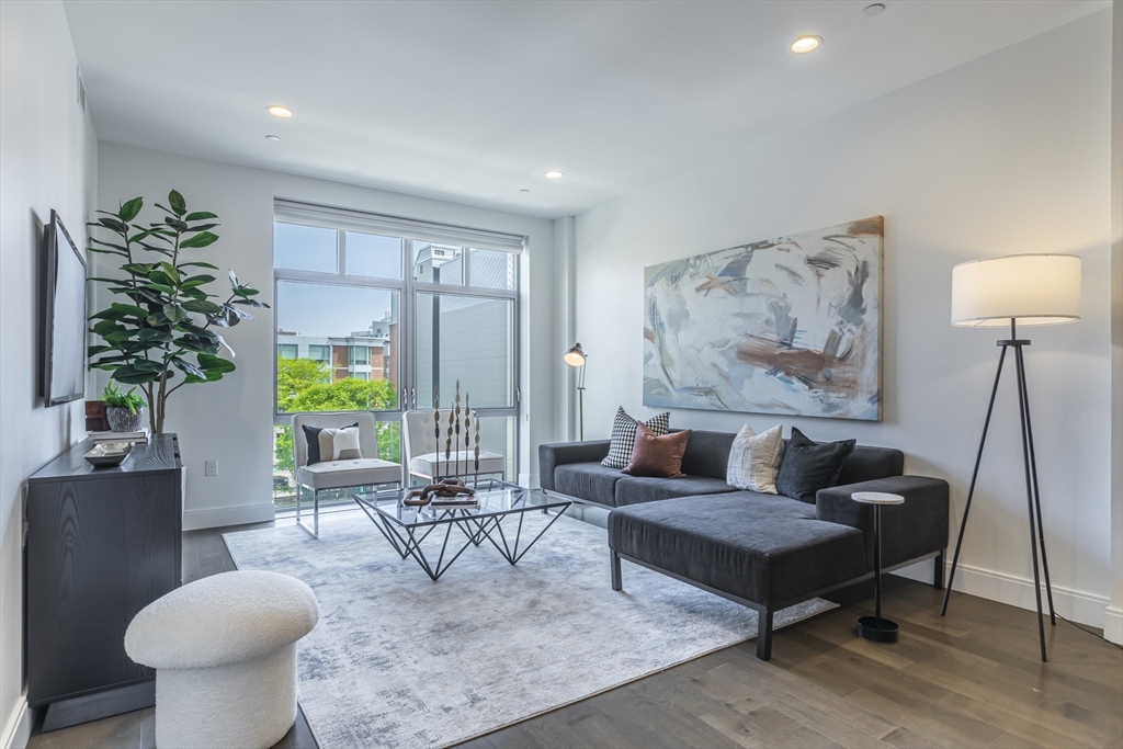 150 Dorchester Ave U412