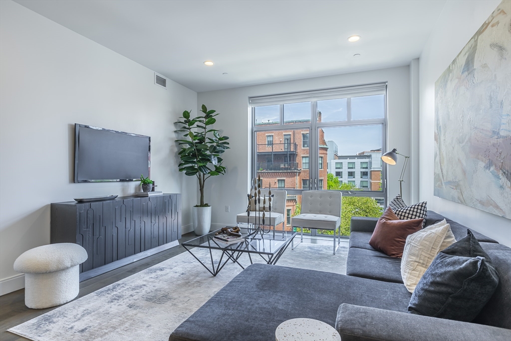 150 Dorchester Ave U412