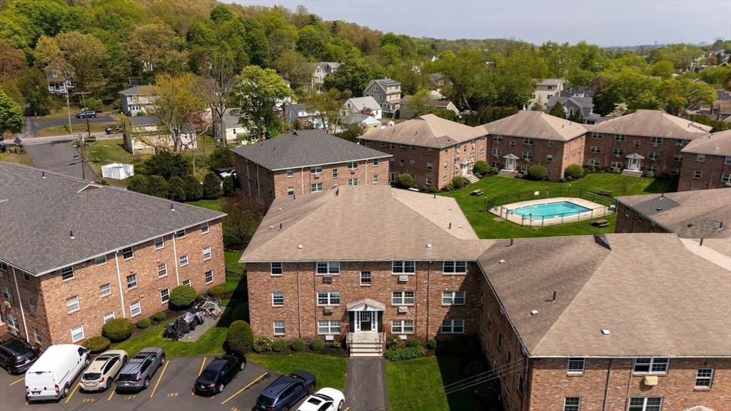 4 Colonial Village Drive 1