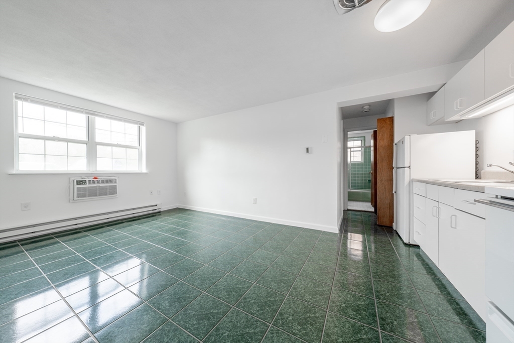 4 Colonial Village Drive 1