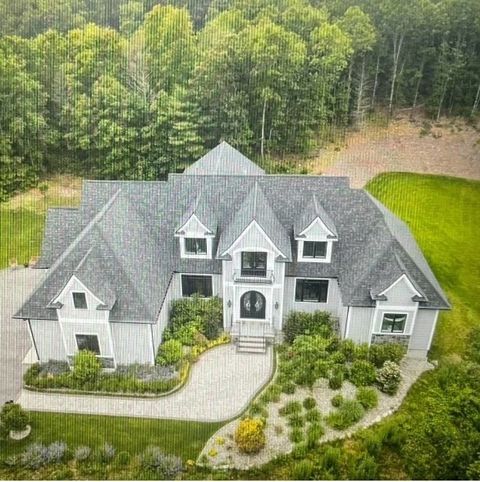 18 Keeney Pond Rd Norfolk MA 02056