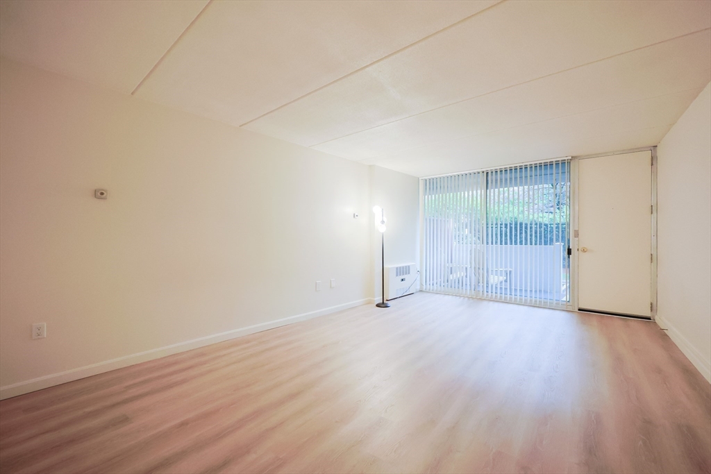 200 Swanton St T4