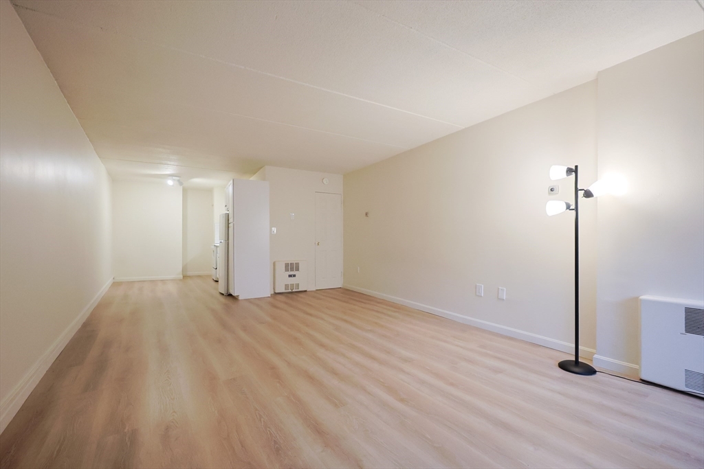 200 Swanton St T4