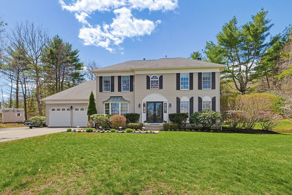 8 Weyman Ln