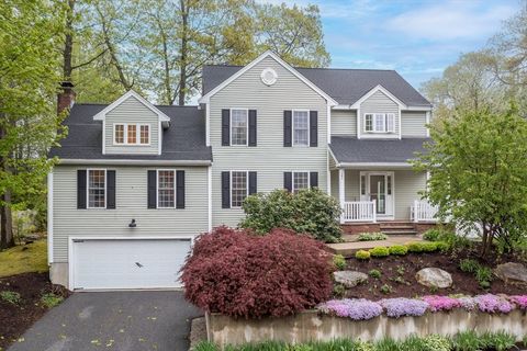 5 Lake Boon Dr Hudson MA 01749