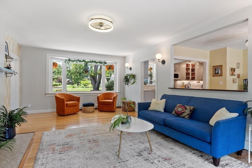 27 Oak Ave