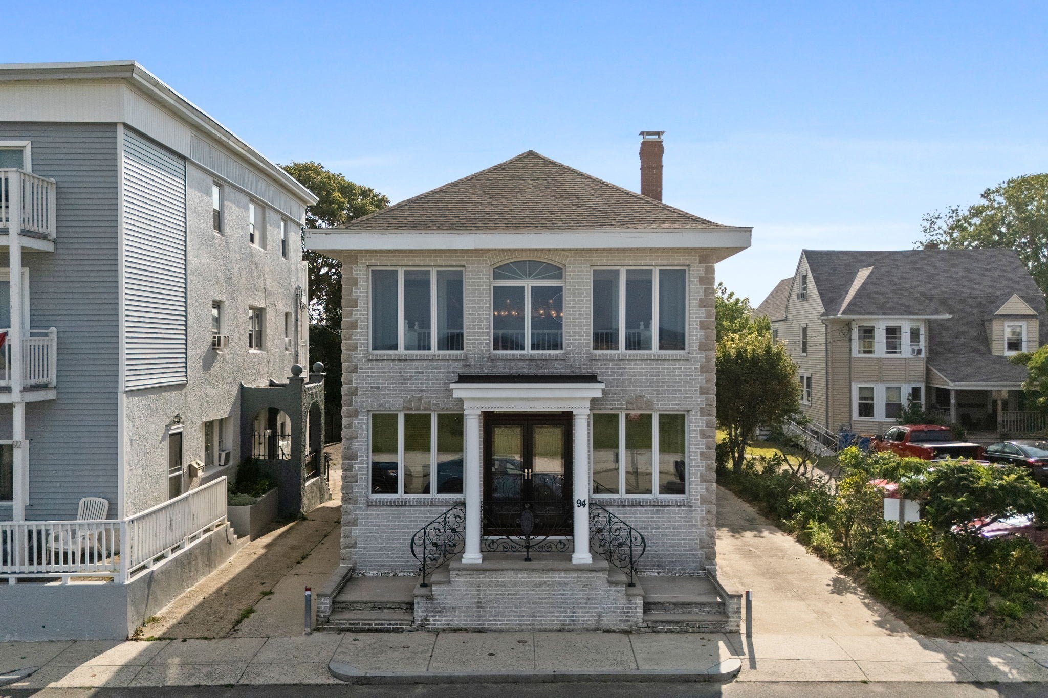 94 Winthrop Shore Dr