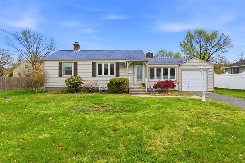 Photo 1 of 29 — 11 Judith St, Springfield, MA 01118