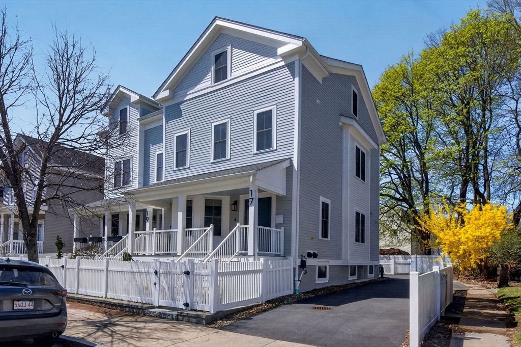17 Manning St 17