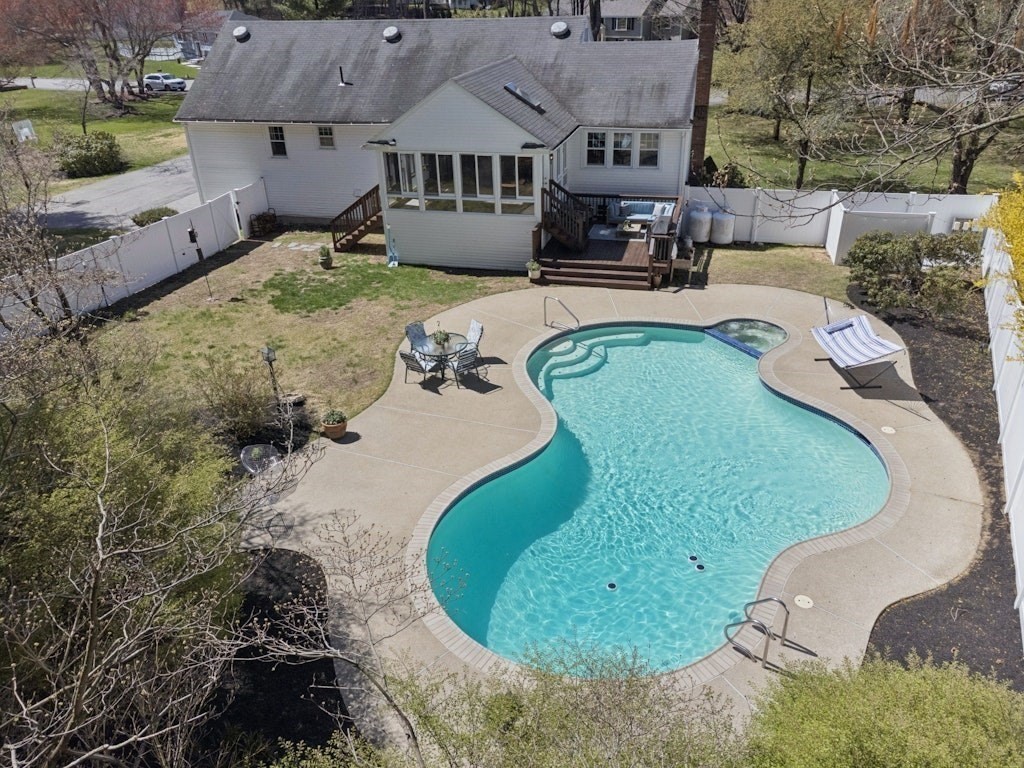 58 Minehan Ln