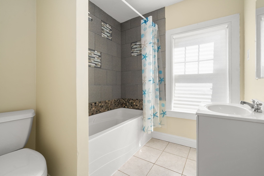 Franklin, Massachusetts 02038, United States, 3 Bedrooms Bedrooms, ,2 BathroomsBathrooms,Residential,Active,114022