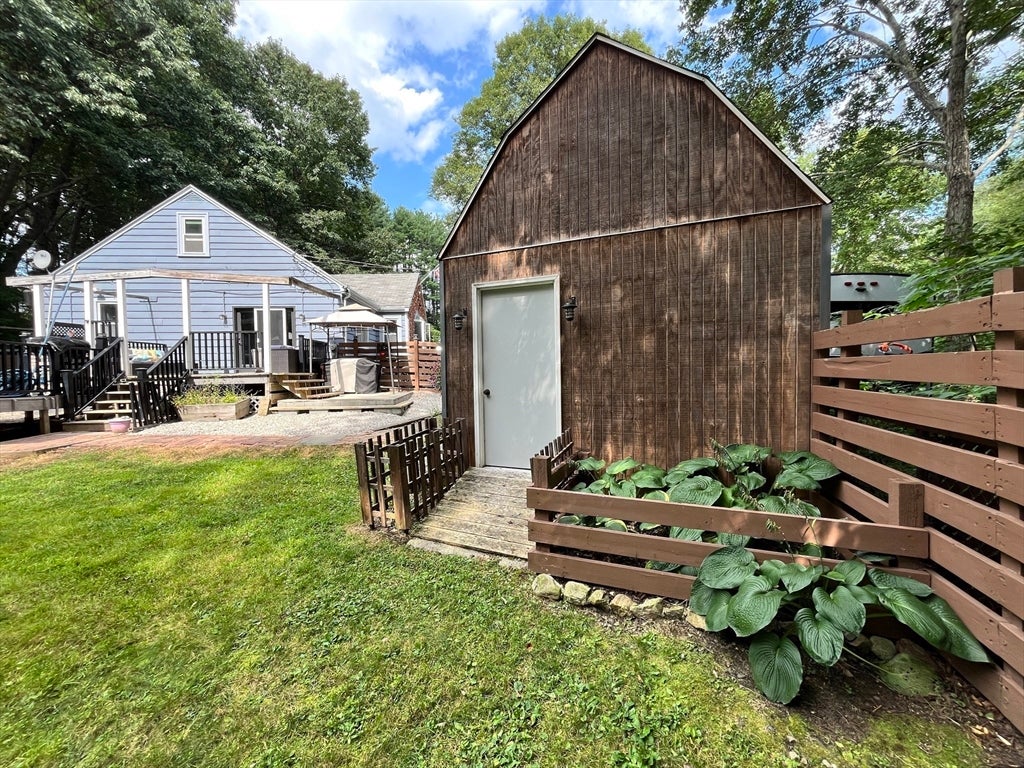 1635 Providence Rd, Northbridge, MA Photo #17