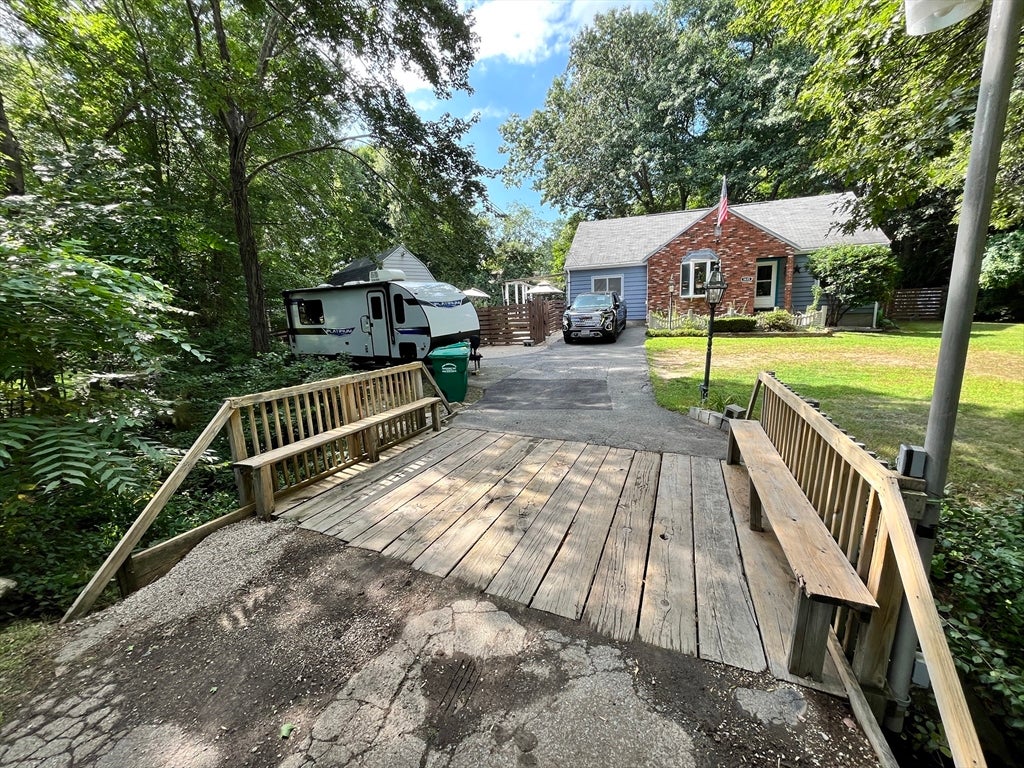 1635 Providence Rd, Northbridge, MA Photo #2