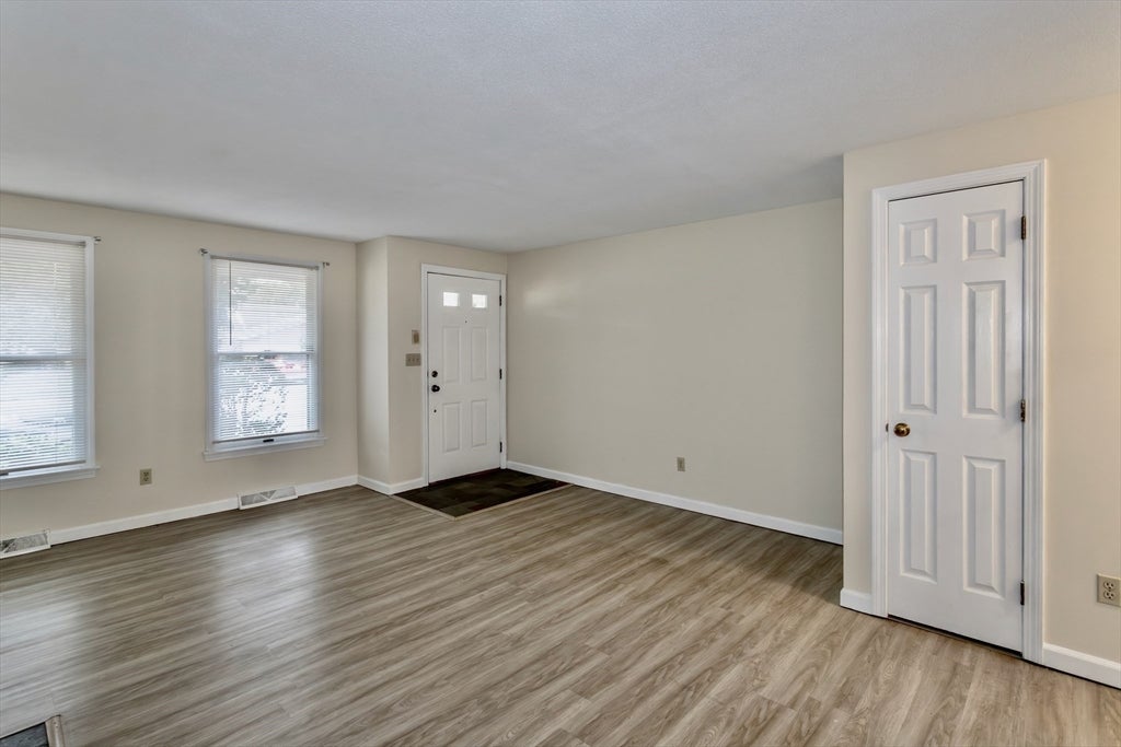 3 Mansion Woods Drive #G, Agawam, MA Photo #7