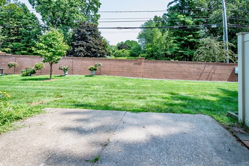 3 Mansion Woods Drive #G, Agawam, MA Photo #25