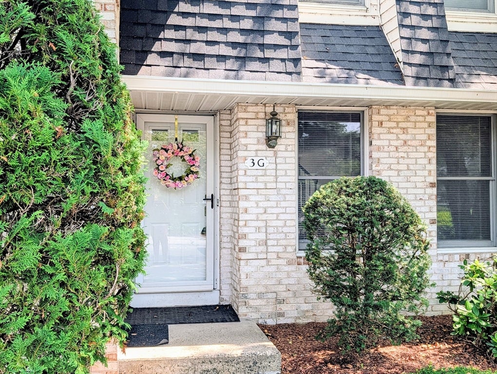 3 Mansion Woods Drive #G, Agawam, MA Photo #32