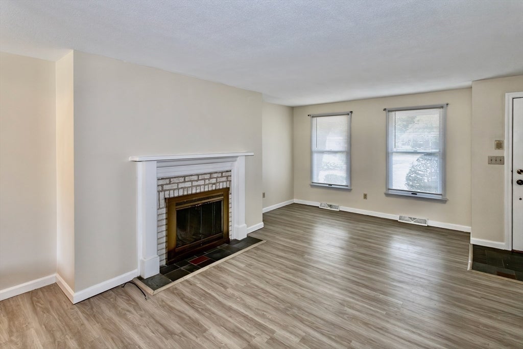 3 Mansion Woods Drive #G, Agawam, MA Photo #2