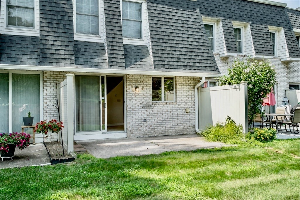 3 Mansion Woods Drive #G, Agawam, MA Photo #28