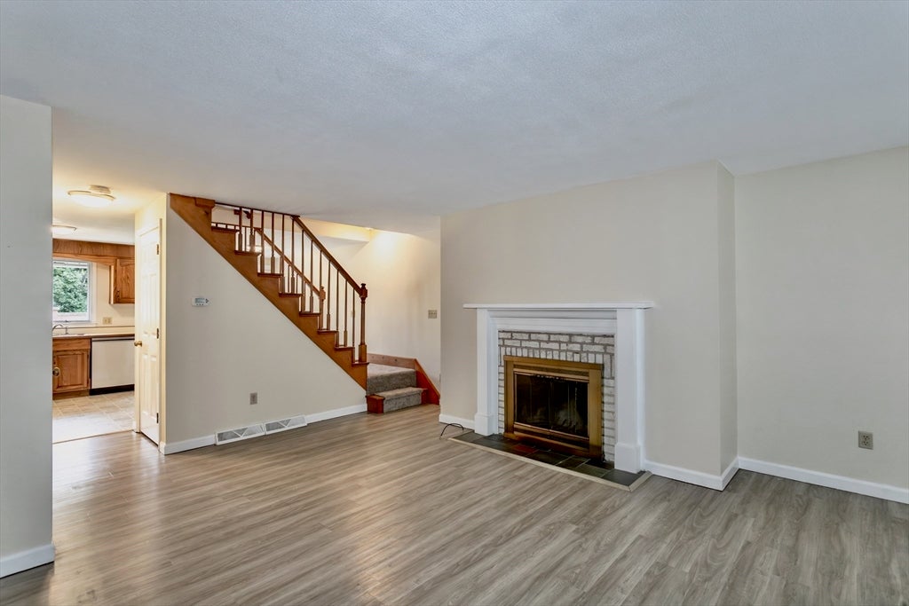 3 Mansion Woods Drive #G, Agawam, MA Photo #4