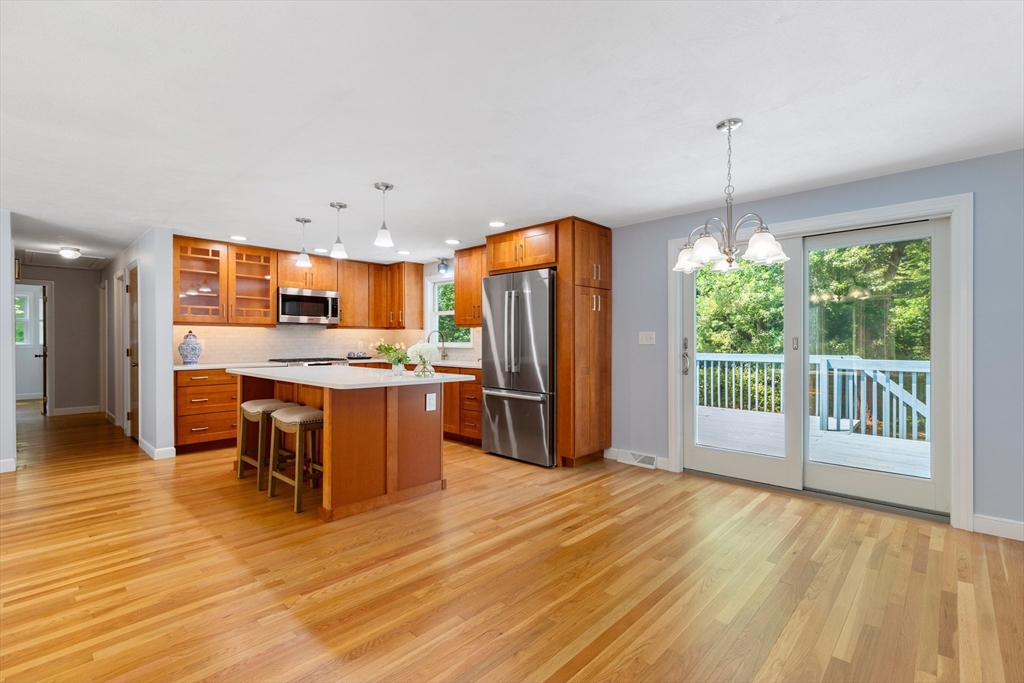 40 Crystal Cir