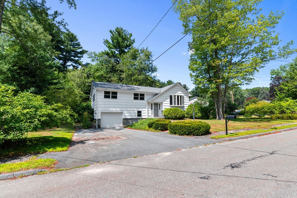 40 Crystal Cir