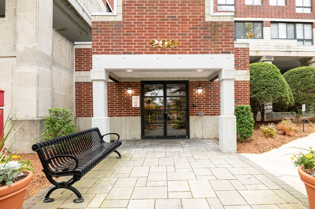 200 Ledgewood Drive 505