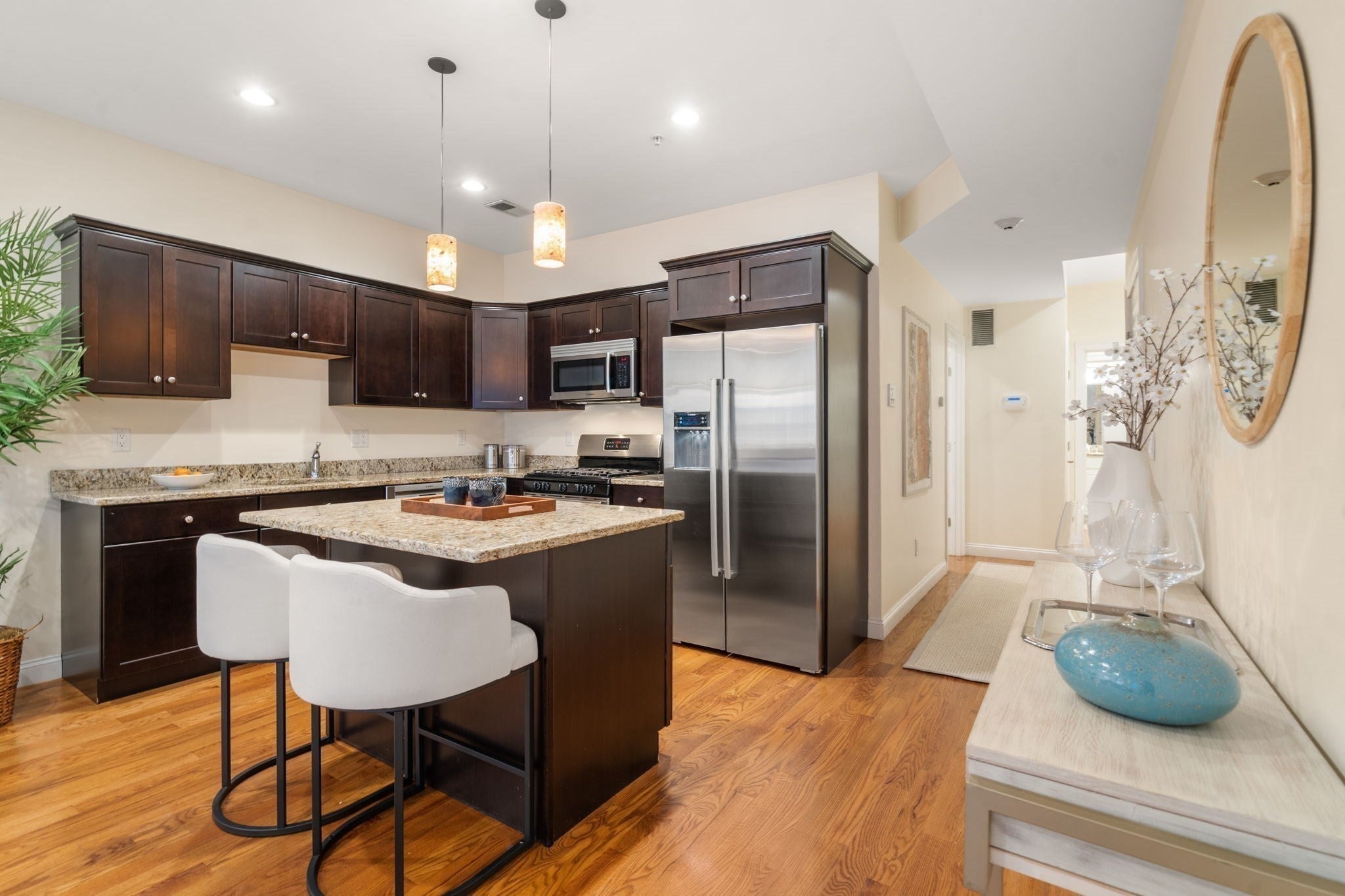 282 Maverick St 2