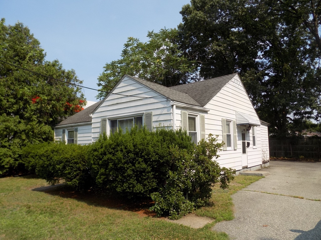 1261 Page Blvd, Springfield, MA, 1261 Page Blvd, Springfield, MA Photo #25