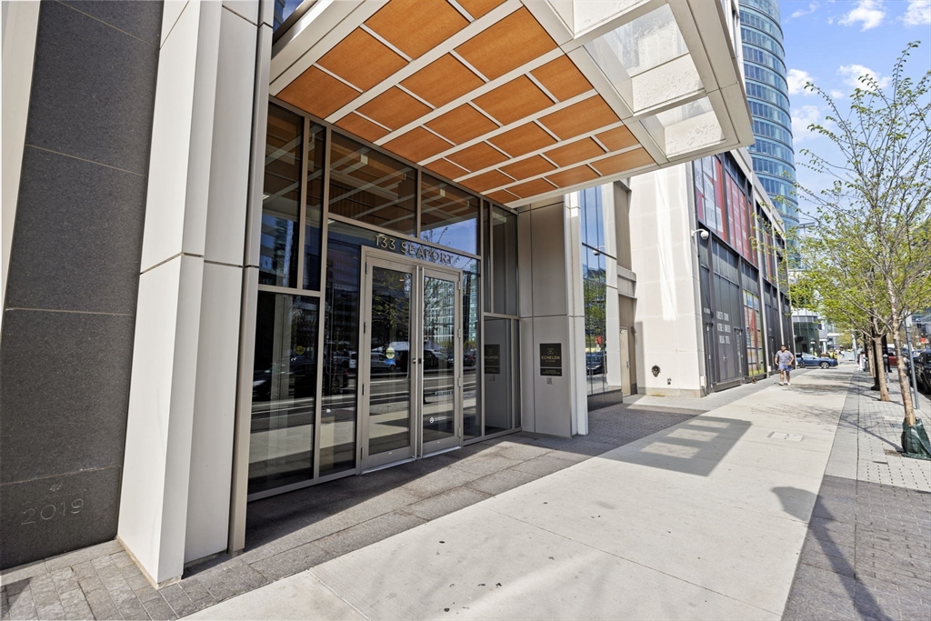 133 Seaport Blvd 1603