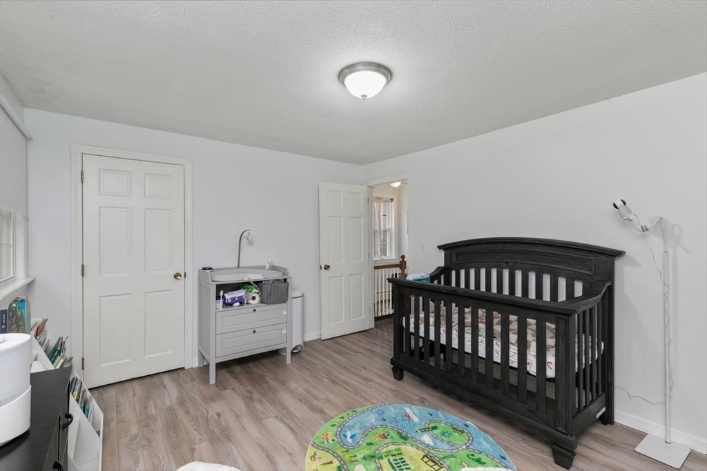 Londonderry, New Hampshire 03053, United States, 2 Bedrooms Bedrooms, ,2 BathroomsBathrooms,Residential,Active,241337