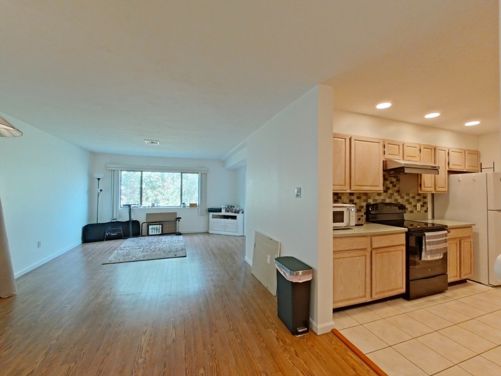85 E Squantum 11