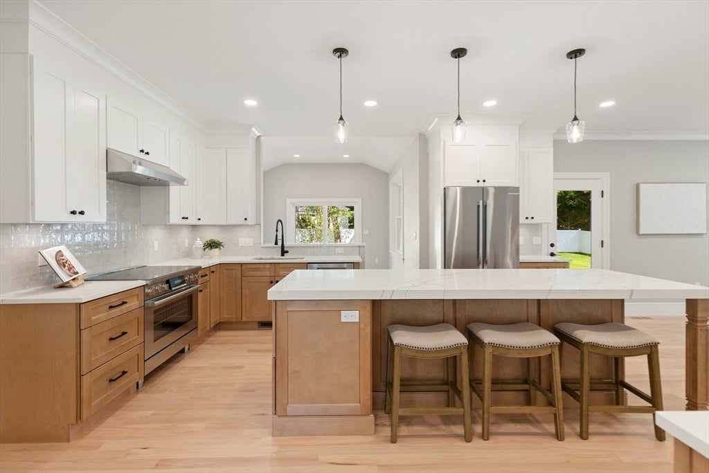 SIX Lane Avenue, Bedford, MA, SIX Lane Avenue, Bedford, MA Photo #6