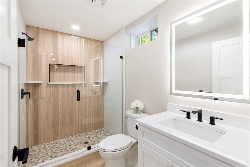 SIX Lane Avenue, Bedford, MA, SIX Lane Avenue, Bedford, MA Photo #28