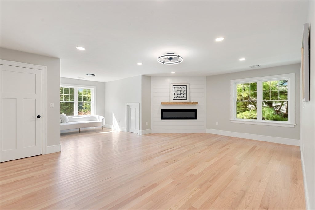 SIX Lane Avenue, Bedford, MA, SIX Lane Avenue, Bedford, MA Photo #15