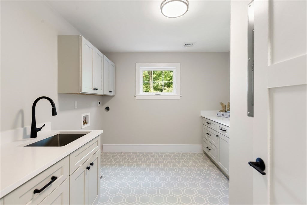 SIX Lane Avenue, Bedford, MA, SIX Lane Avenue, Bedford, MA Photo #25