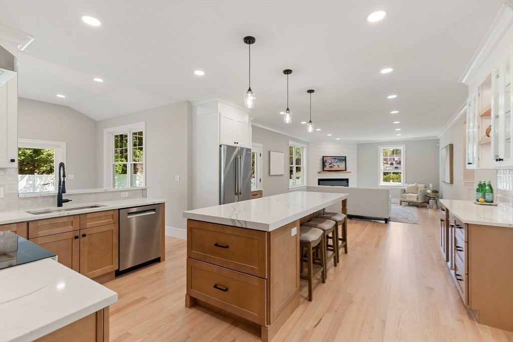 SIX Lane Avenue, Bedford, MA, SIX Lane Avenue, Bedford, MA Photo #7