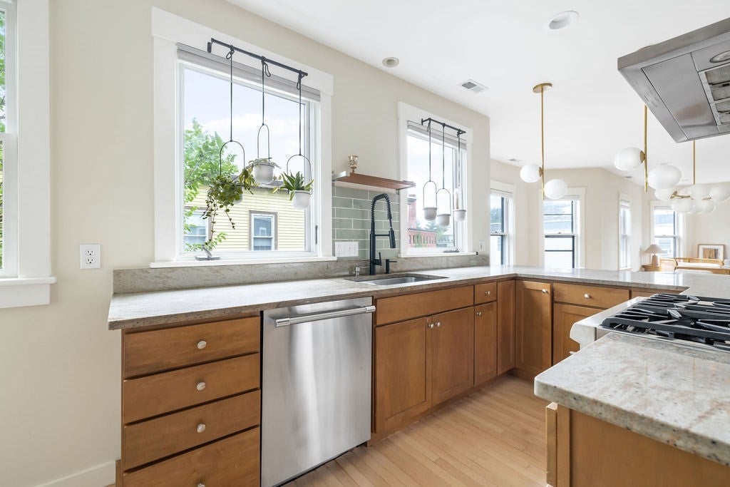 56 Gorham ST #3, Somerville, MA Photo #7